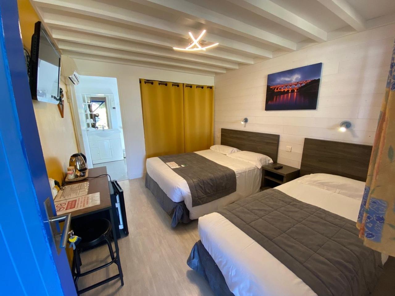 Hotel Des 4 Vents "Esprit Camargue" Aigues-Mortes Room photo