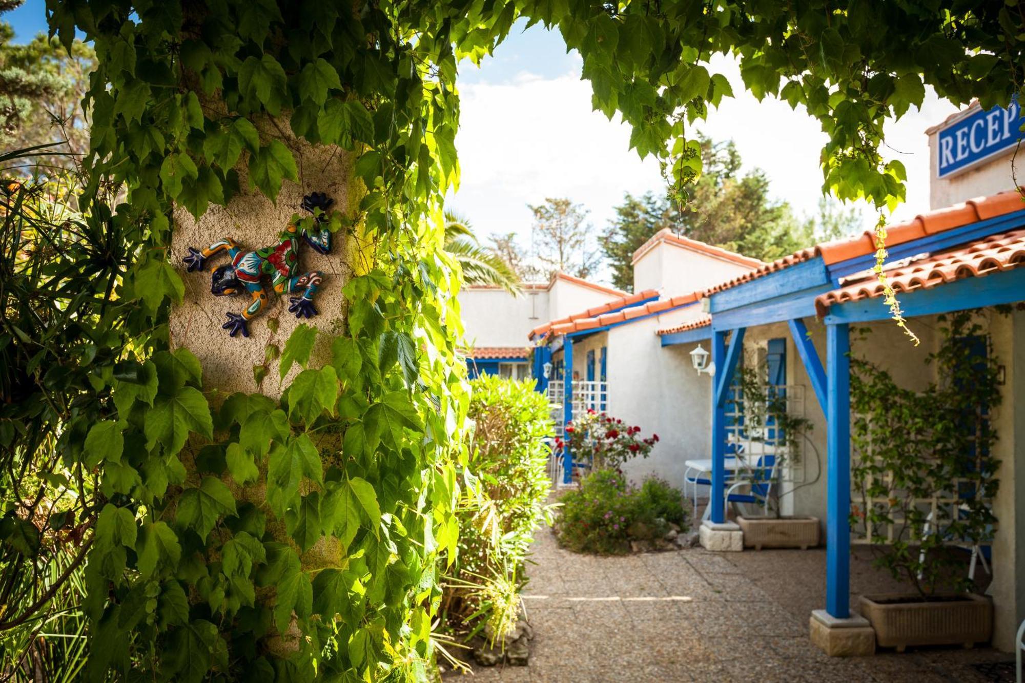 Hotel Des 4 Vents "Esprit Camargue" Aigues-Mortes Exterior photo