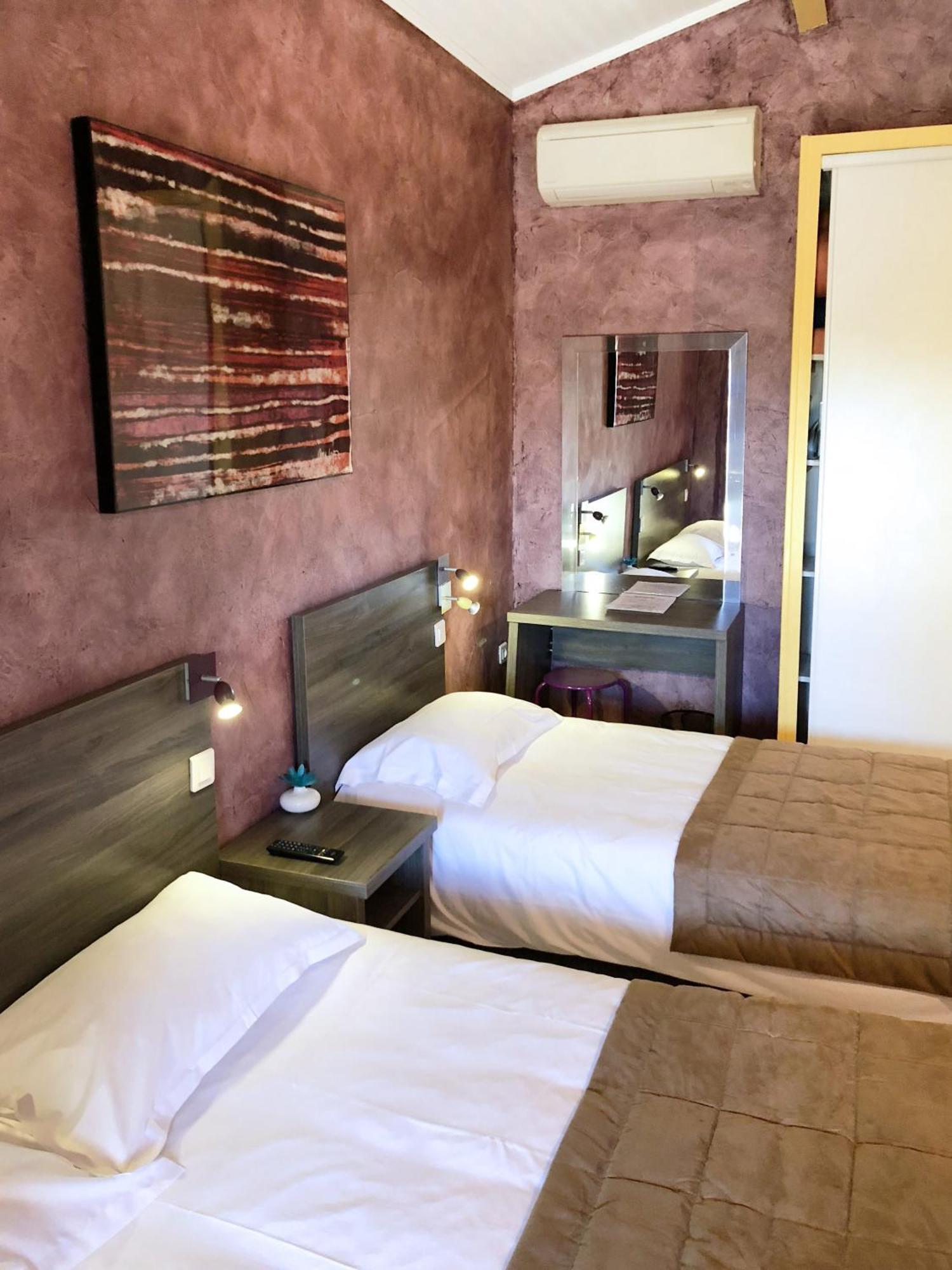 Hotel Des 4 Vents "Esprit Camargue" Aigues-Mortes Exterior photo